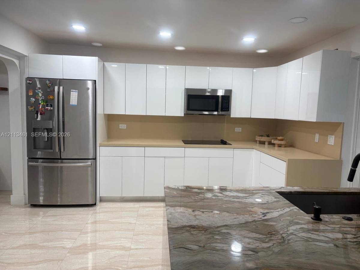 9961 SW 20th St, Miami, FL 33165 - House for Rent - Image 9