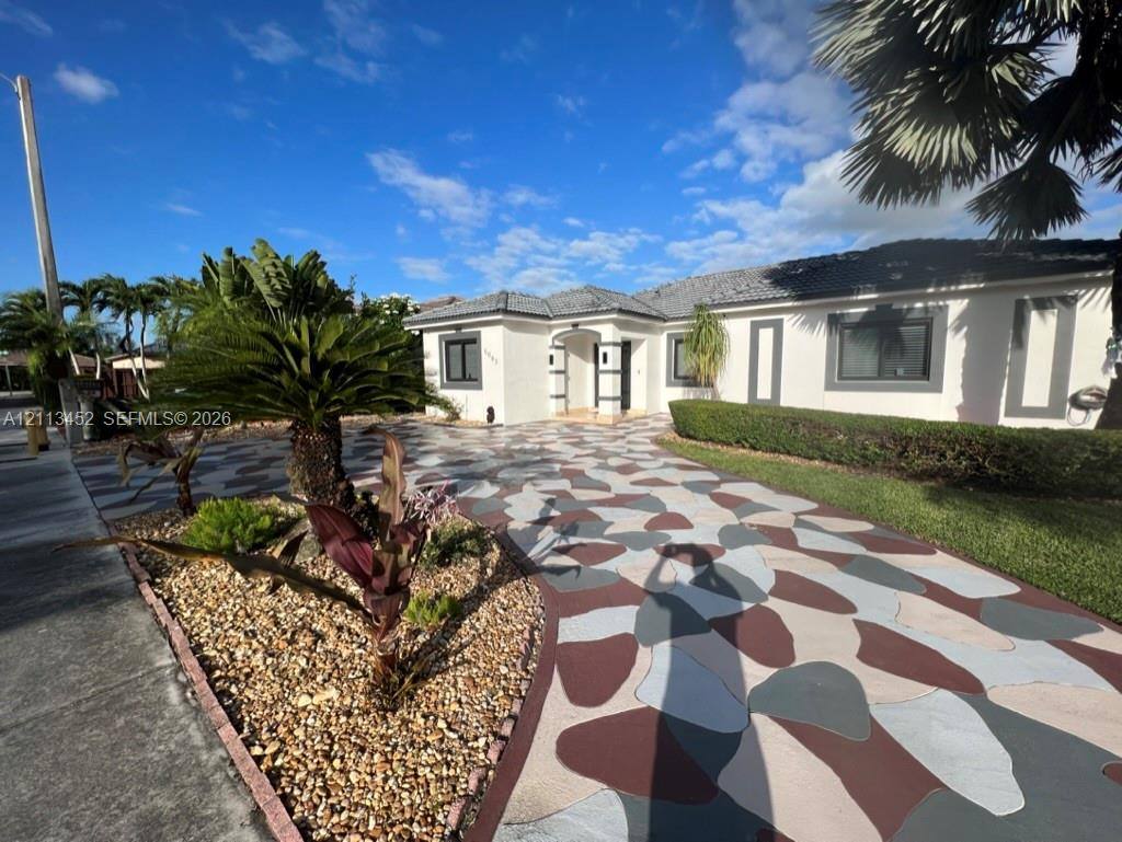 5083 SW 160th Ave, Miami, FL 33185 - House for Rent - Image 2