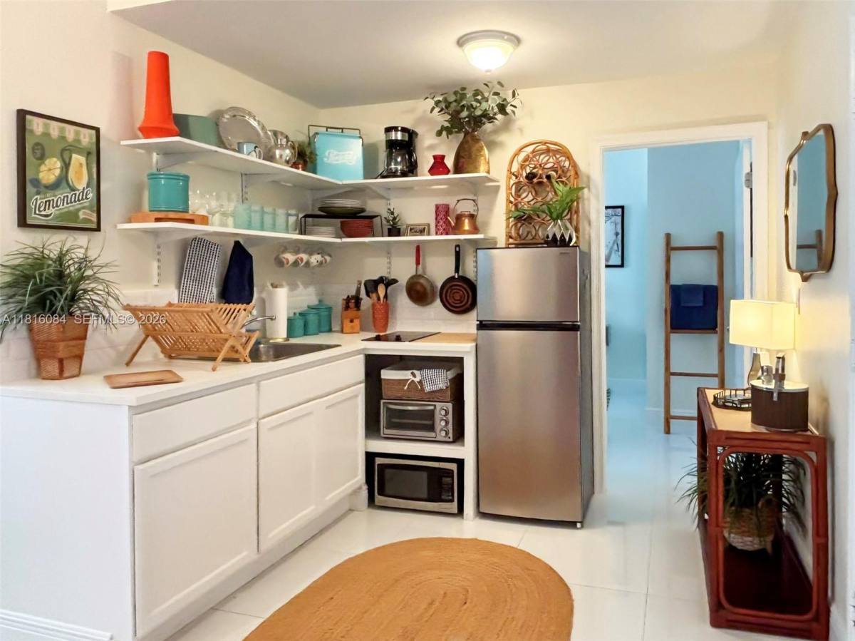 335 Ocean Dr #114, Miami Beach, FL 33139 - Apartment for Rent - Image 3