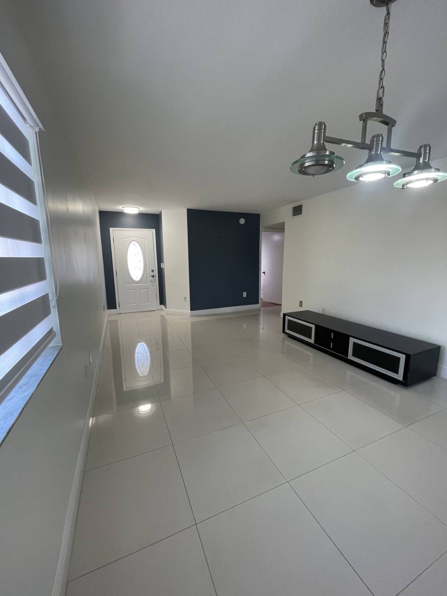 7265 NW 173rd Dr #712, Hialeah, FL 33015 - Apartment for Rent - Image 2