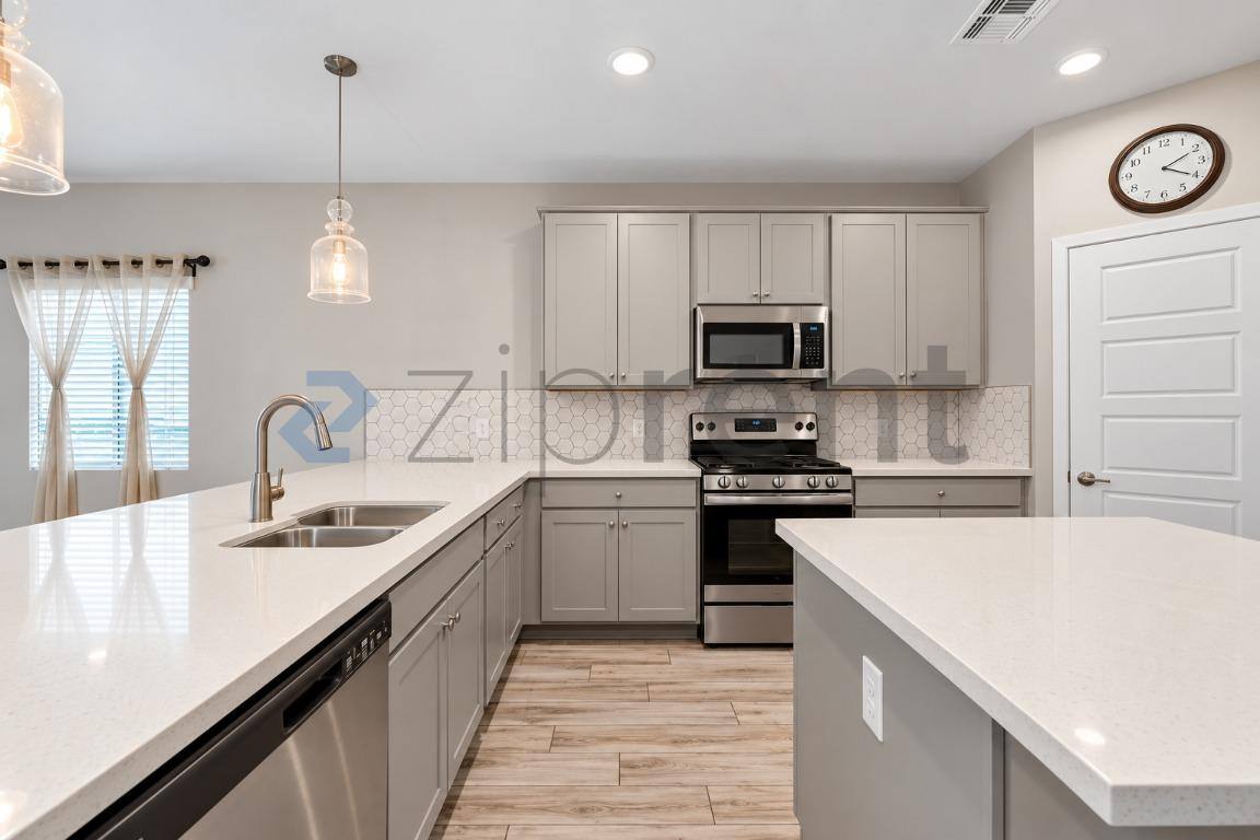2770 E Rimrock Dr, Phoenix, AZ 85050 - House for Rent - Image 7
