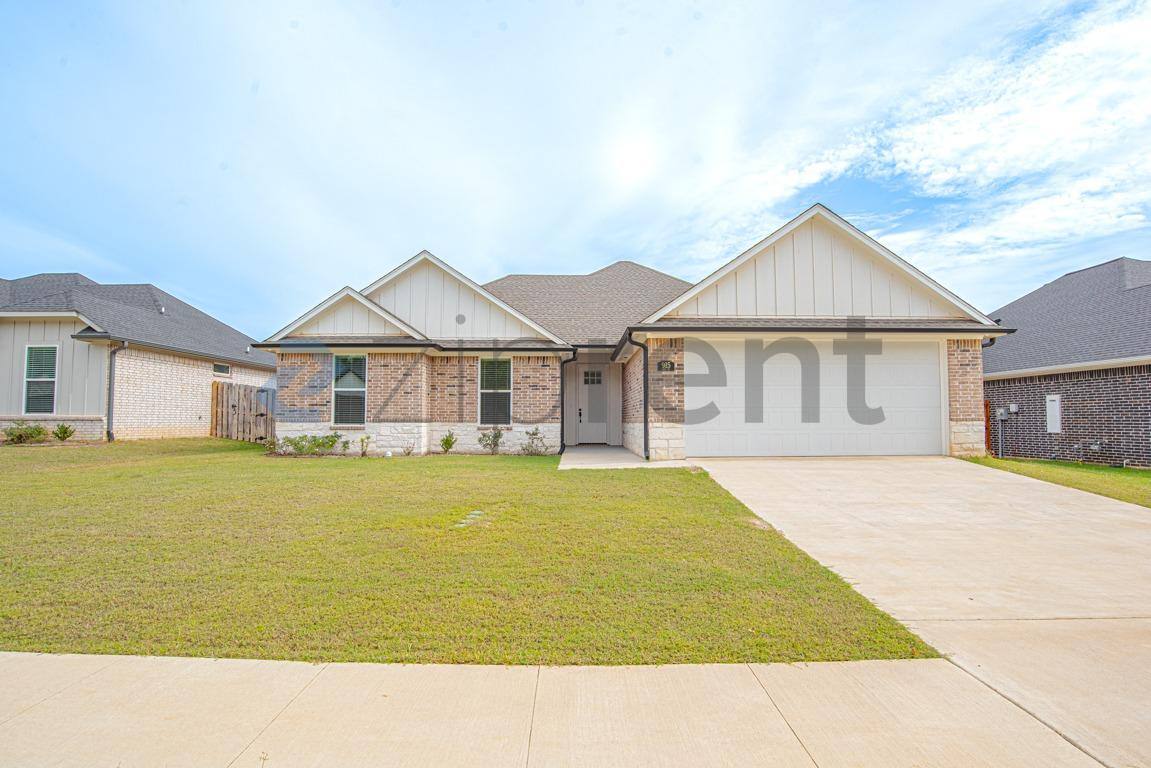 House for rent at 915 Alex Dr, Whitehouse, TX 75791
